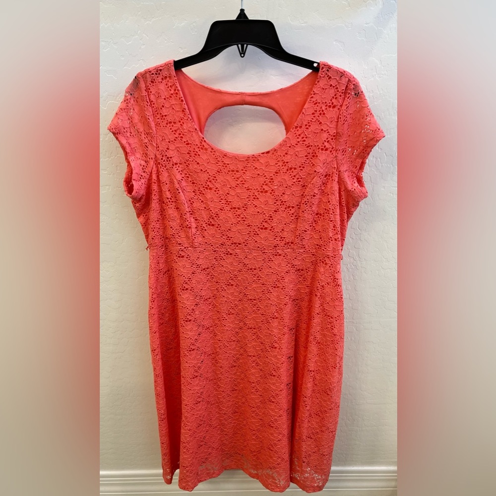 Motherhood dress with beautiful details